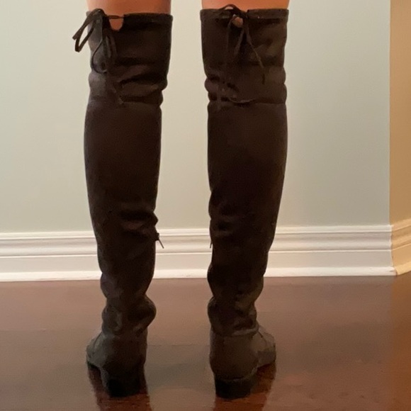 Worn a few times to special occasions - Picture 3 of 5